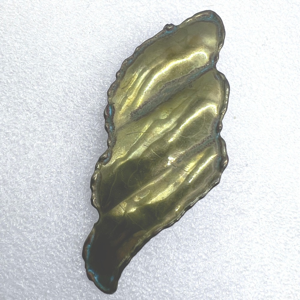 Artisan Brass Banana Leaf Design Buckle Key Holder Scarf Holder Aged 2" X 3.75"